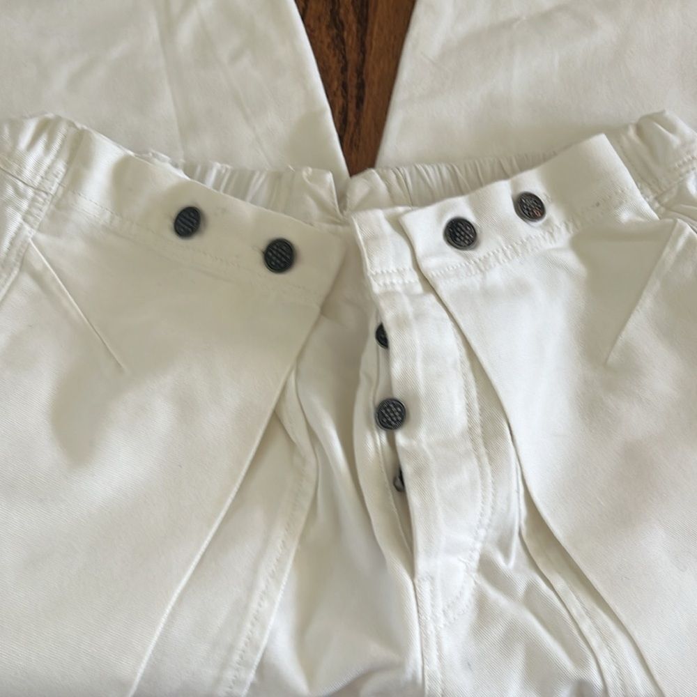 Free People size 6 Keep Calling Crop Pants in White not GREEN - Picture 6 of 6